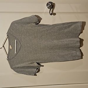 Grey v-neck tee - Small